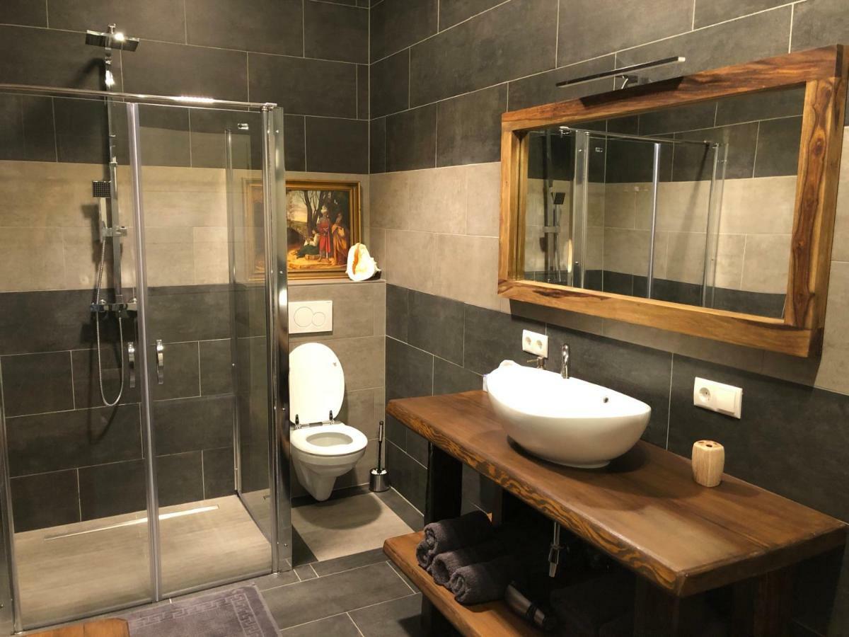 Riesling House Laa Apartment ลาอันเดอร์ธายา ภายนอก รูปภาพ