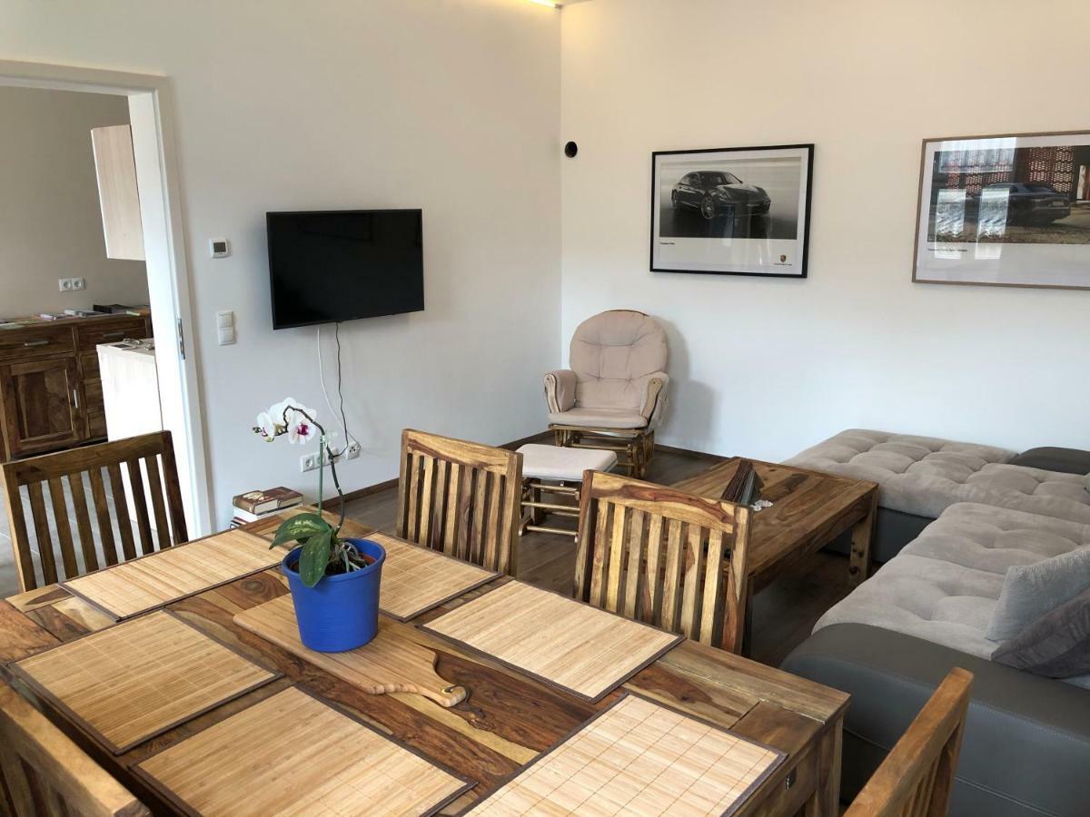 Riesling House Laa Apartment ลาอันเดอร์ธายา ภายนอก รูปภาพ